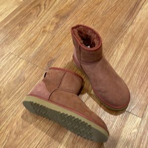 UGG booties dusty rose w8